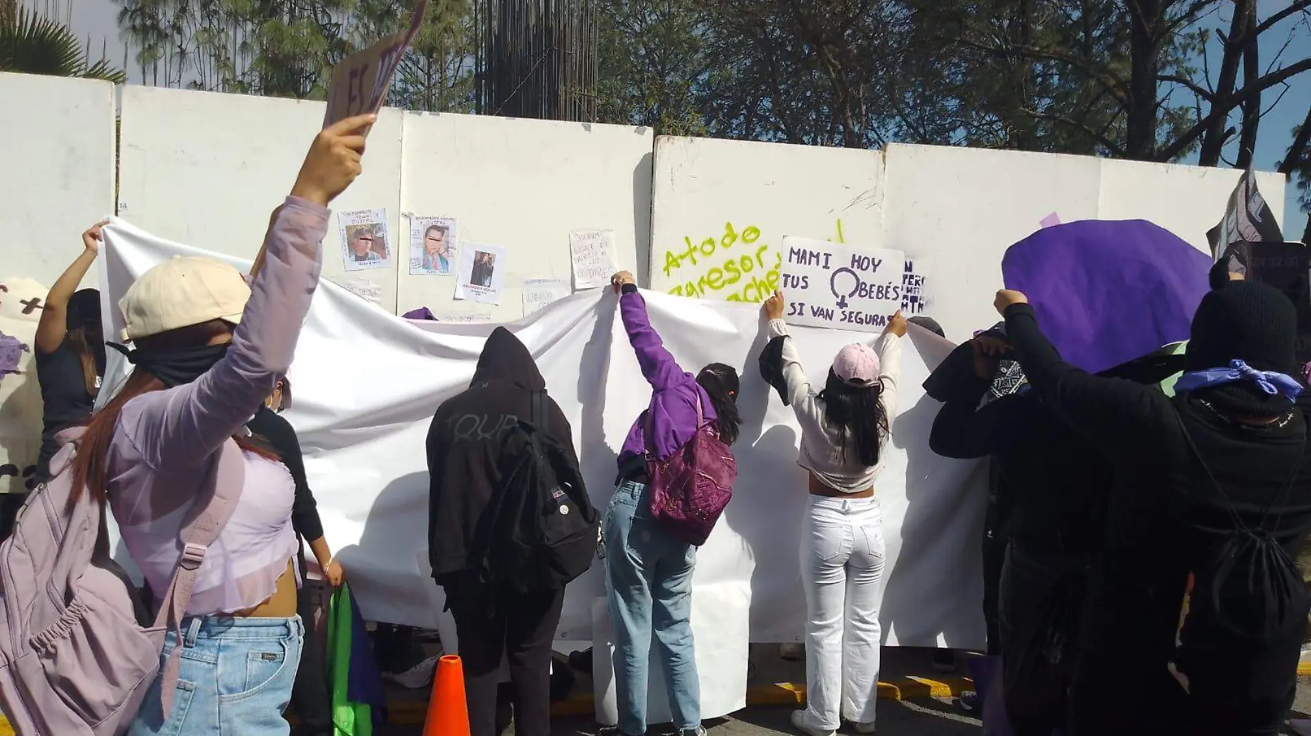 8m manifestantes UATx  colectivo feminista medusas (6)